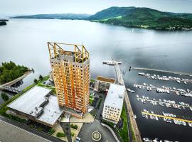 MJOS TOWER Suite - Lovely lake view, hotel con piscina a Brumunddalen