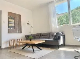 Urban Oasis- 2 Apartments - Prime Tel Aviv - By Bookiz