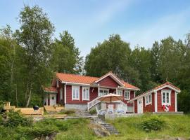 Amazing Home In Eiksund With Kitchen, hotell 