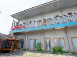 RedDoorz Syariah near Lombok Epicentrum Mall, מלון במטאראם