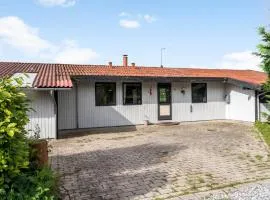 4 Bedroom Cozy Home In Vordingborg