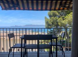 Joli appartement en front de mer, ξενοδοχείο σε Saint-Cyr-sur-Mer