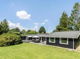 4 Bedroom Stunning Home In Gilleleje