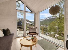 Tiny Mountain Cabin I, hotell i Stranda