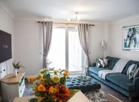 Stylish quaint home in Stoke-on-Trent hosted by ESONGRACE Stays