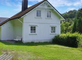 Amazing Home In Brekkestø With Lake View, hotell 