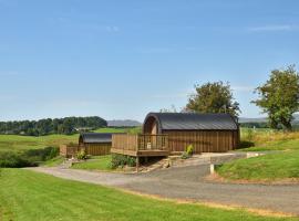 Luxury Glamping Pods - The Heft & The Hirsel, hotel em Glasgow