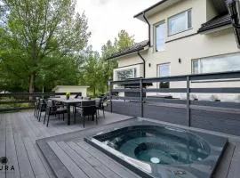 Villa Gaia! - Luxury villa with jacuzzi and beach next to trainstation 10 minutes to Tampere city! 1,5 hours to Helsinki