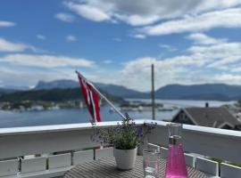 Hus med panorama utsikt, hotell i Måløy