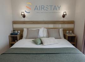 Zilean Apartments Airport by Airstay, hotel en Spáta