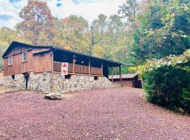 Cozy Log Cabin in Jim Thorpe, nyaraló Jim Thorpe-ban