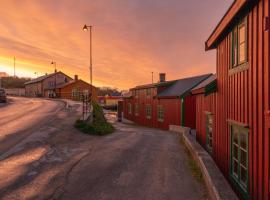 Live Lofoten Fishermen's Cabins, hotel a Stamsund