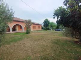 villa Toni, hotel en Scanzano Jonico