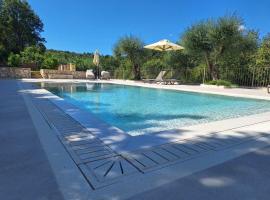 Luxury Villa Breeze with Private Pools, viešbutis mieste Dassia