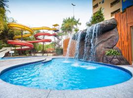 ÁGUAS TERMAIS NATURAIS nas PISCINAS com ÁGUAS QUENTES 24 HORAS acesso GRÁTIS aos PARQUES AQUÁTICOS dos RESORTS GOLDEN DOLPHIN GRAND HOTEL do SUPREME e do EXPRESS os melhores HOTÉIS RESORTS com PARQUE AQUÁTICO em CALDAS NOVAS Garanta JÁ PROMOÇÃO QUALIDADE, hotell sihtkohas Caldas Novas