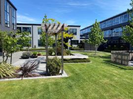 Southwark Hotel & Apartments, vacation rental in Christchurch