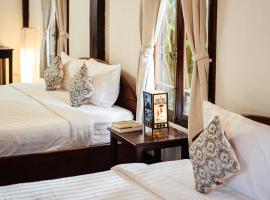 Villa Khoum Xieng Thong Boutique – hotel w pobliżu miejsca Lotnisko Luang Prabang - LPQ w mieście Luang Prabang