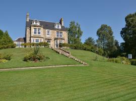 The Poplars Guest House, hotel em Pitlochry