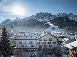 Il Tyrol, khách sạn ở San Candido