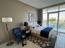 Modern, Bright and New Studio, hotel a Dubai Marina