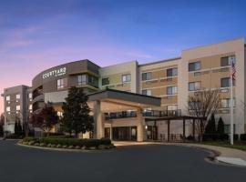 Courtyard by Marriott Raleigh North/Triangle Town Center, hotel in Raleigh