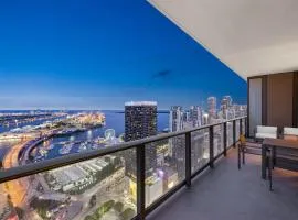 Bayfront View! PH Luxury 3BR in Downtown Miami