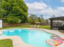 PAWSome Pet & Family Pool Retreat