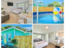 Private Tiny House for 1 or 2 near Downtown Delray and Beach, väikemaja sihtkohas Delray Beach