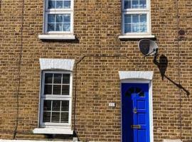 Victorian Cottage, late 1800, original features, hotel em Richmond upon Thames