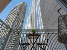 Burj Khalifa Views - 5 min walk from Dubai Mall - Upgraded - Designer Choice - 8 people - Dubai Opera