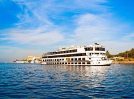 Nile cruise Luxor Aswan 4 nights from Luxor 3 nights from Aswan, hotel em Luxor