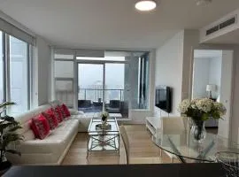 Elegant Luxury Condo & Stunning Views