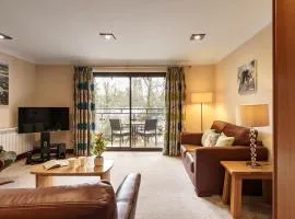 2 Bedroom, Sleep 6, Dog Friendly Cottage At Windermere Marina Village