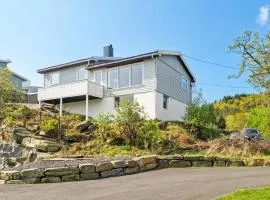 3 Bedroom Stunning Home In Lyngdal