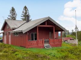 5 Bedroom Cozy Home In Lifjell, hotell i Lifjell