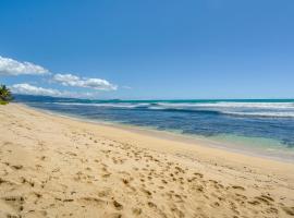 Ewa Beach Apartment about 1 Mi to Puʻuloa Beach Park!, готель у місті Каполей