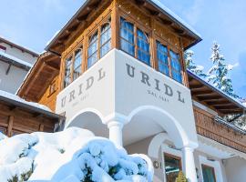 Charme Hotel Uridl, hotel sa Santa Cristina in Val Gardena