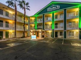 Studio 51 Extended Stay Hotel, motel in Phoenix