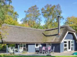 Beautiful Home In Gilleleje With Wifi