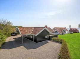 Nice Home In Haderslev With Kitchen, mökki kohteessa Kelstrup Strand