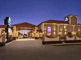 Days Inn & Suites by Wyndham Houston Hobby Airport, hotel in Houston