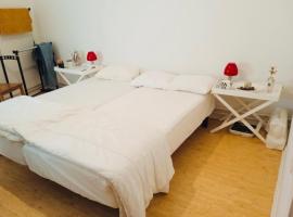 Cozy home with garden in Malmö - two double beds, hotel in Malmö