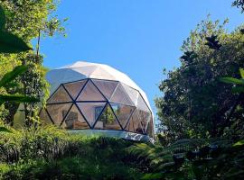 The Geodesic Dome in Pohara Golden Bay, hotel a Pohara