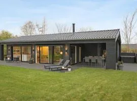 3 Bedroom Cozy Home In Gilleleje