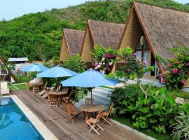 Maya Ocean Resort, hotel in Selong Belanak