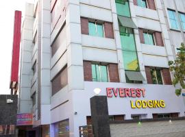 Viesnīca HOTEL EVEREST KAILAS Group rajonā Vashi, pilsētā Navimumbaja