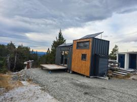 Tiny House på Liatoppen vintercamping Minihus på hjul, hotel v destinaci Kongsberg