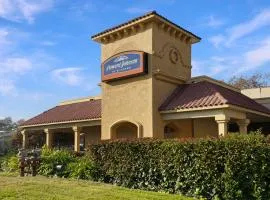 Howard Johnson by Wyndham Sacramento Downtown