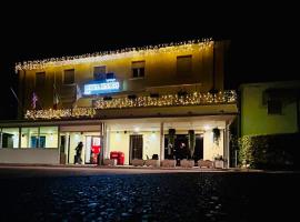 Hotel Benaco Mavras, hotel sa Peschiera del Garda