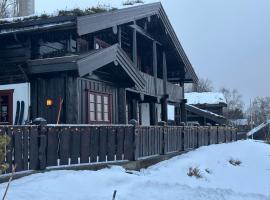 Roalden Mountain Lodge, hotell i Stranda